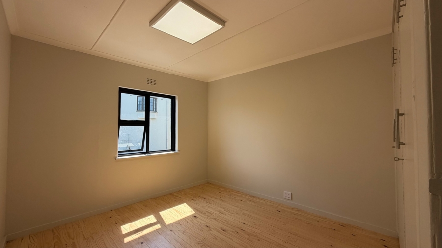 To Let Commercial Property for Rent in Somerset West Western Cape